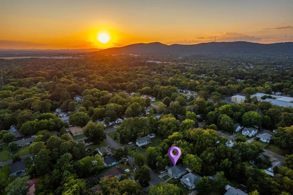 Vineyard Cottage-Pet Friendly & Walk To Oaklawn! Hot Springs Bagian luar foto