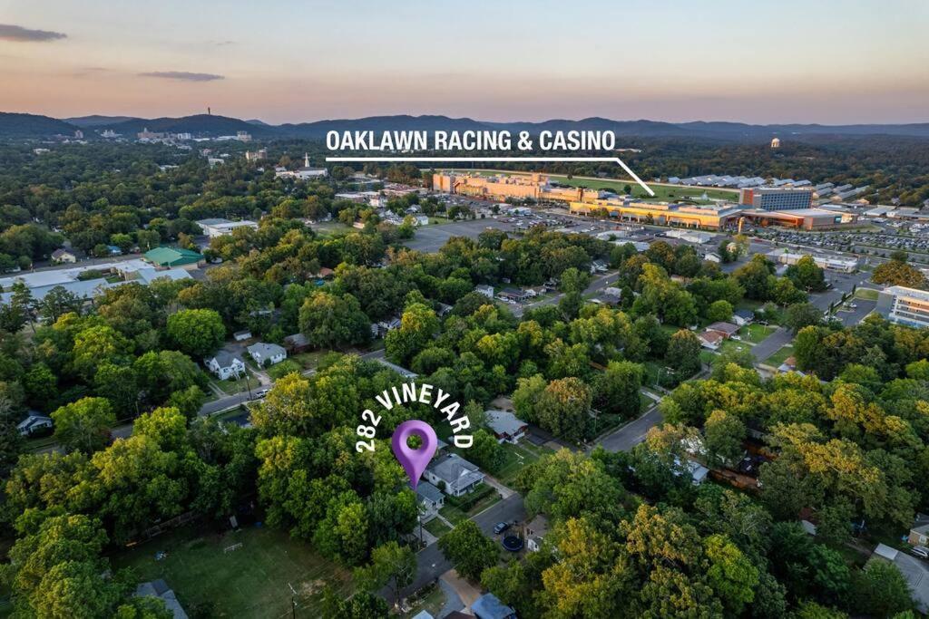 Vineyard Cottage-Pet Friendly & Walk To Oaklawn! Hot Springs Bagian luar foto